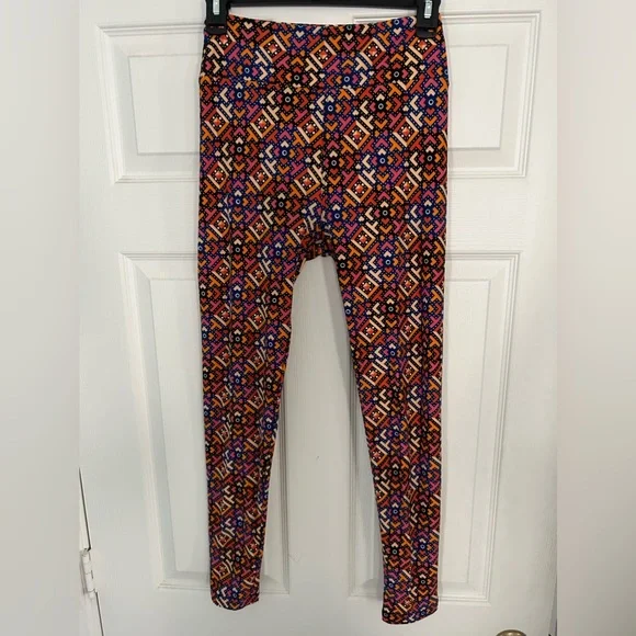 🦋 5/$25 - LuLaRoe Geometric Leggings - One Size (OS) fits sizes 2-10 - Picture 9 of 14